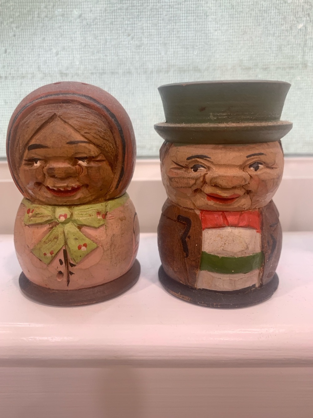 Vintage ANRI man & woman hand carved wood salt & pepper shakers